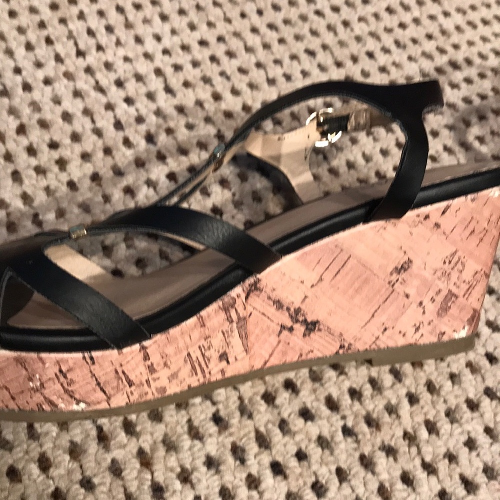 Shoes - Picture 7 of 8